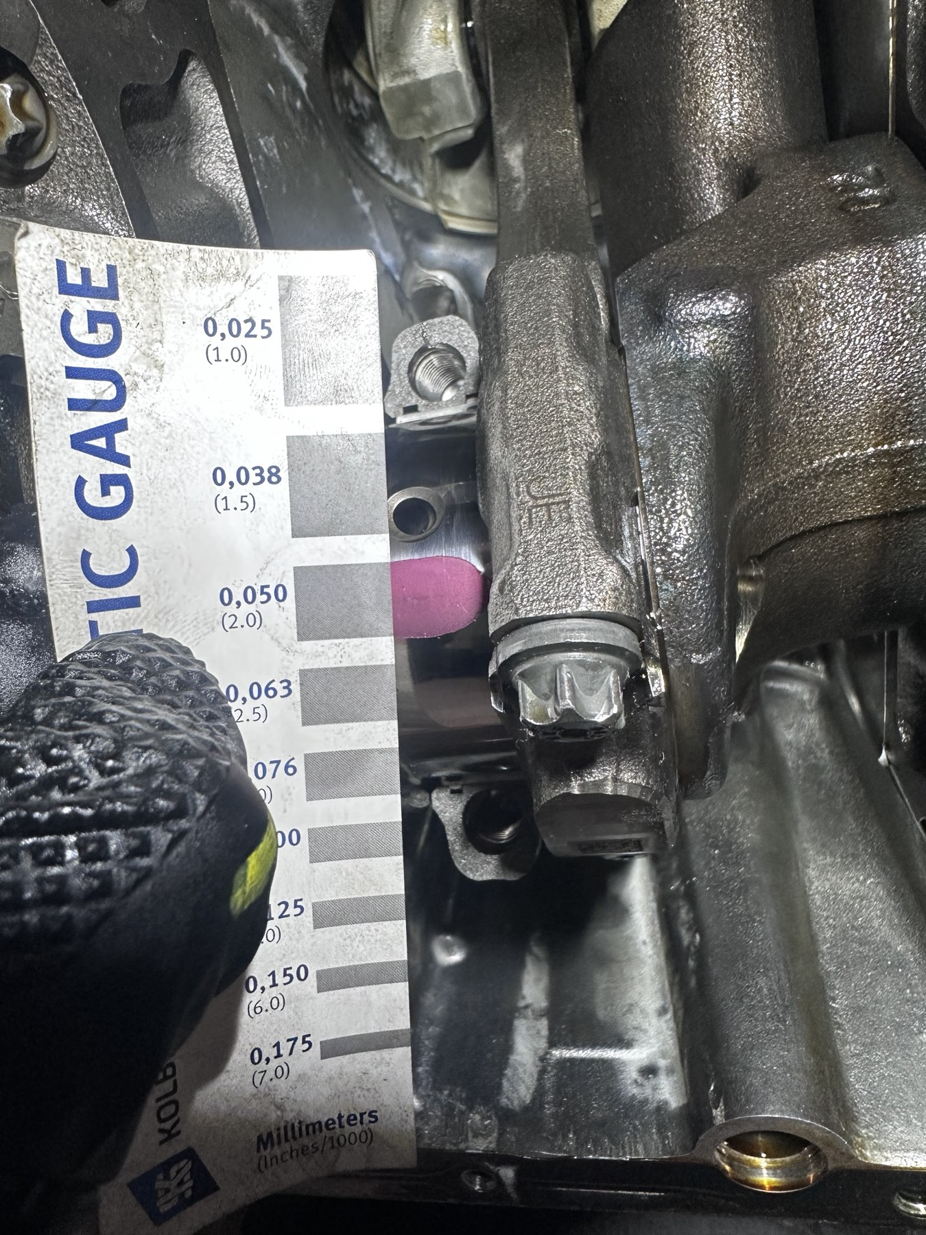BMW S63 bearing clearance measurement and Plastigauge verification before Stage 2