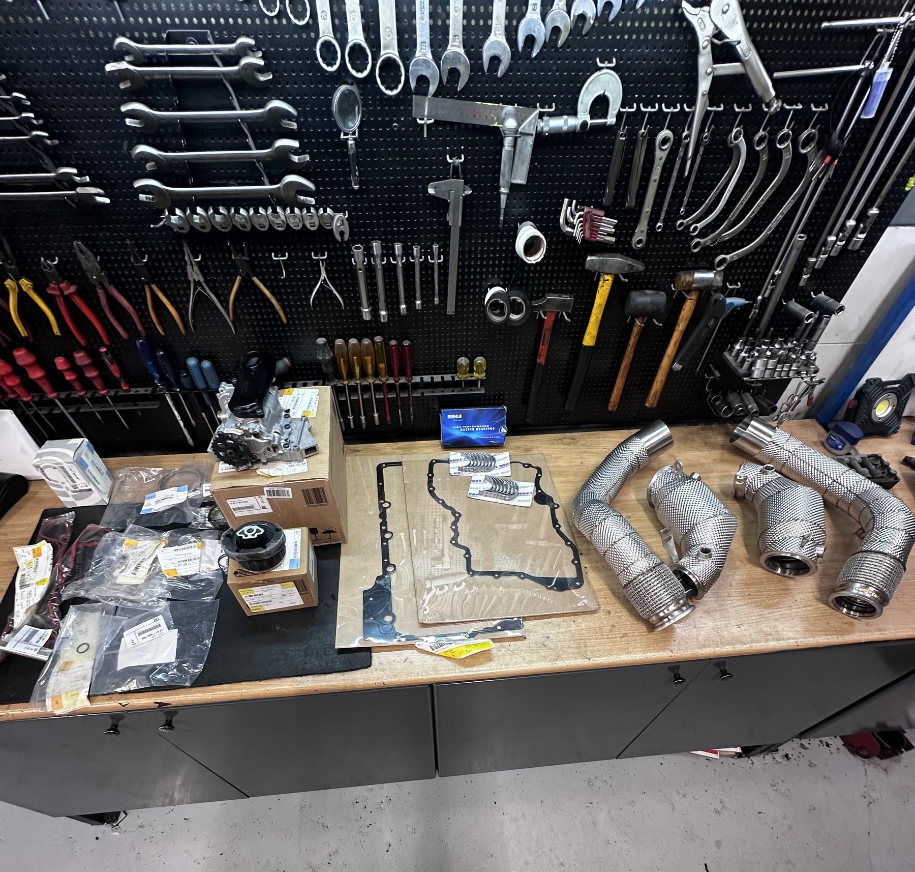 Parts selected for BMW S63 Stage 2 preparation with extra-clearance bearings