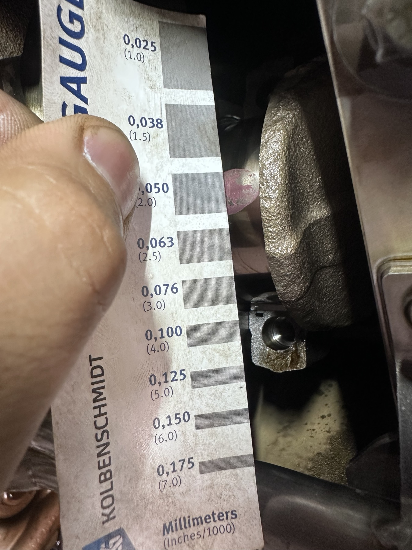 BMW S65 OEM bearing clearance verification with Plastigauge